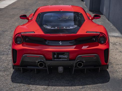 Used 2019 Ferrari 488 Pista Coupe RWD image 4