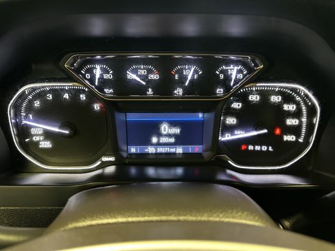 Used 2021 GMC Sierra 1500 SLT w/ SLT Premium Package image 9