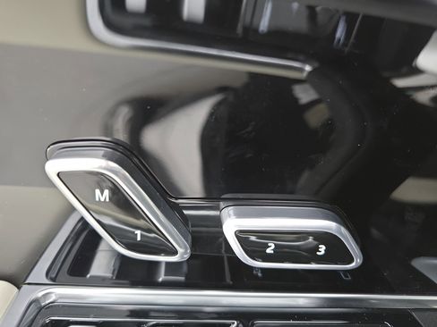 New 2026 Land Rover Range Rover SE image 29