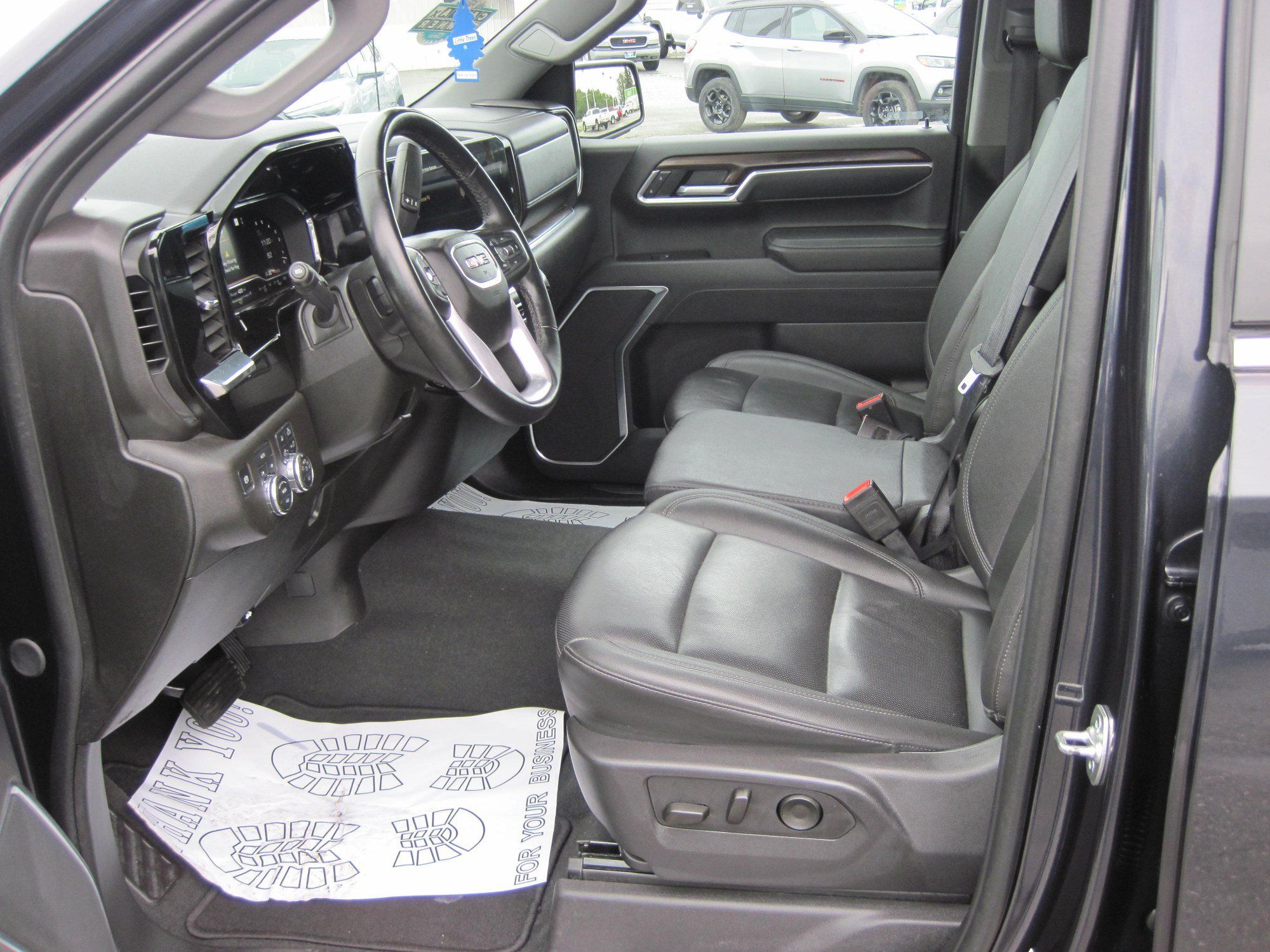 Used 2025 GMC Sierra 1500 SLT AWD/4WD image 12