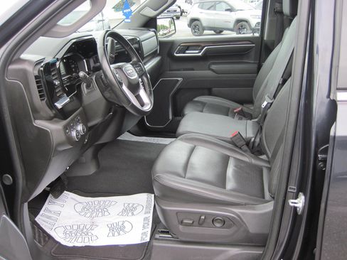 Used 2025 GMC Sierra 1500 SLT AWD/4WD image 12