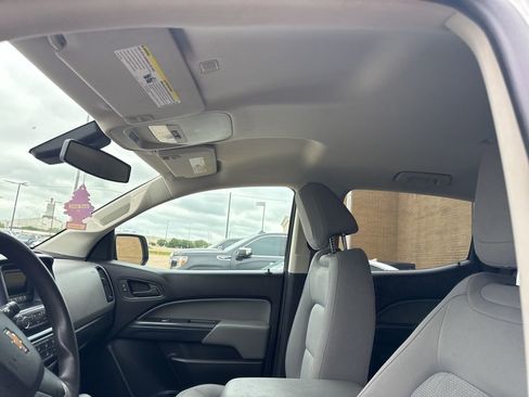 Used 2017 Chevrolet Colorado W/T w/ WT Convenience Package RWD image 9