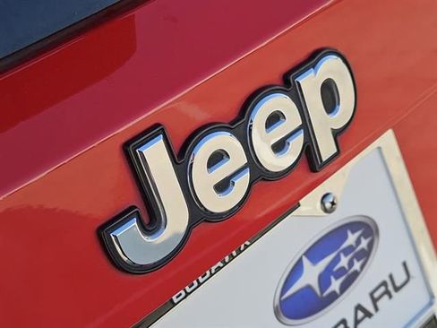 Used 2015 Jeep Renegade Latitude w/ Popular Equipment Group image 9