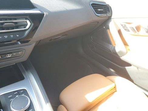 Used 2022 BMW Z4 sDrive30i w/ Premium Package image 26