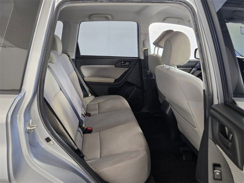 Used 2018 Subaru Forester 2.5i w/ Alloy Wheel Package image 14