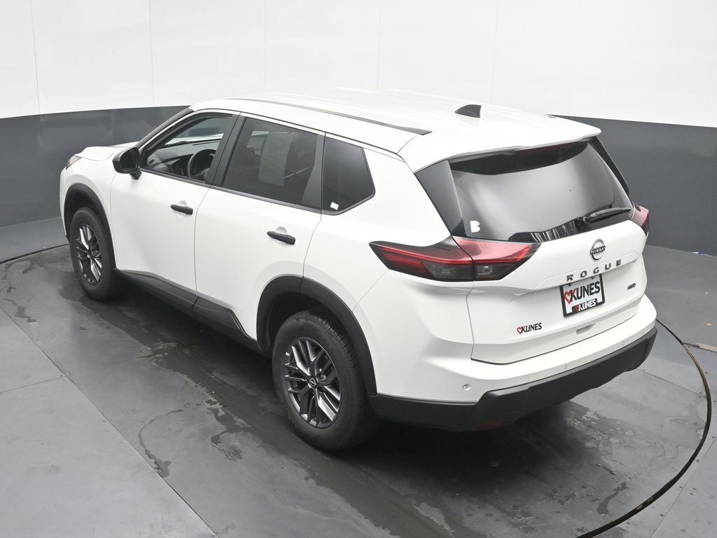 Used 2024 Nissan Rogue S AWD/4WD image 41