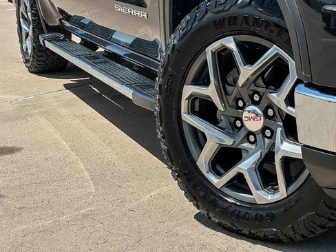 Used 2022 GMC Sierra 1500 SLT AWD/4WD image 9