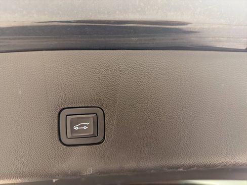 Used 2019 Chevrolet Traverse LT w/ LPO, Floor Liner Package image 40
