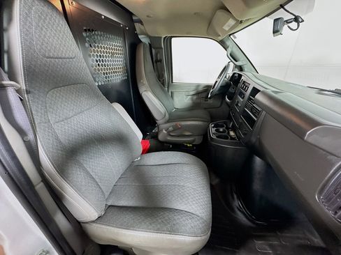 Used 2024 GMC Savana 2500 w/ Driver Convenience Package RWD image 22