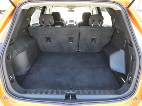 Used 2019 Chevrolet Equinox LT FWD image 18