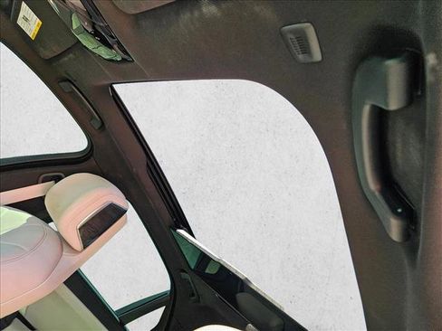 Certified 2023 BMW i7 xDrive60 image 15