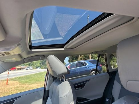 Used 2024 Toyota RAV4 Limited image 14