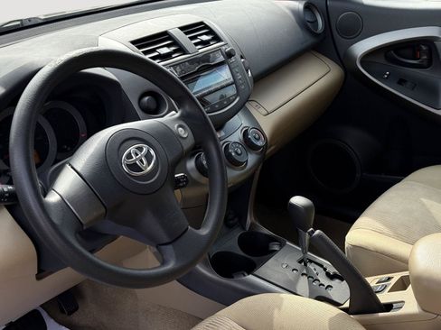 Used 2011 Toyota RAV4 2WD V6 w/ Tow Prep Pkg image 11