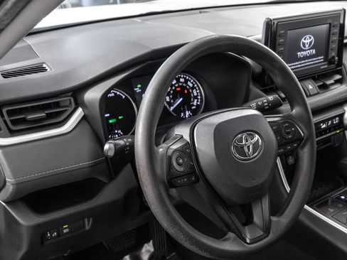 Used 2022 Toyota RAV4 LE AWD/4WD image 33