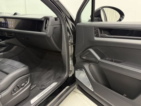Certified 2026 Porsche Cayenne S AWD/4WD image 23