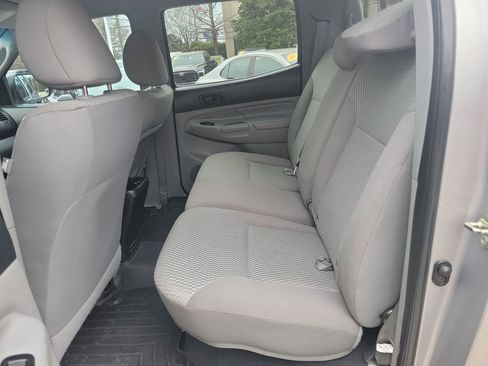 Used 2015 Toyota Tacoma PreRunner image 19