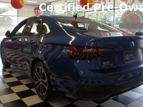 Certified 2023 Volkswagen Jetta Sport image 4