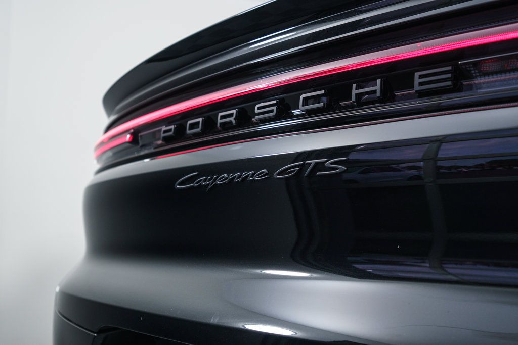 Certified 2026 Porsche Cayenne GTS AWD/4WD image 18