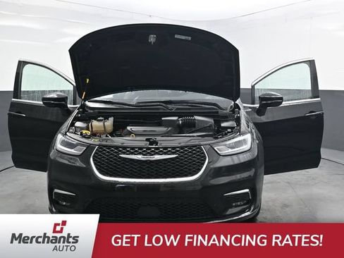 Used 2025 Chrysler Pacifica Select FWD image 54