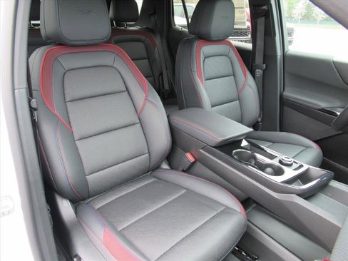 New 2026 Chevrolet Equinox RS w/ Convenience Package III FWD image 8