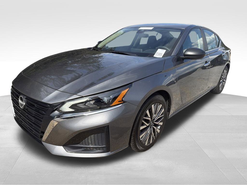 Used 2025 Nissan Altima 2.5 SV FWD image 33