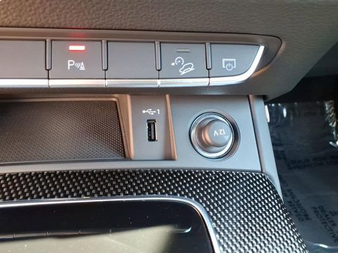 Used 2025 Audi SQ5 Premium Plus w/ Premium Plus Package image 29