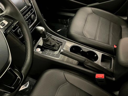 Used 2017 Volkswagen Passat 1.8T SE w/ SE Lighting Package FWD image 18