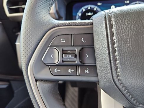 Used 2025 Toyota 4Runner TRD Off-Road Premium image 11