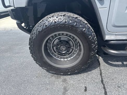 Used 2003 HUMMER H2 w/ Preferred Equipment Group AWD/4WD image 30