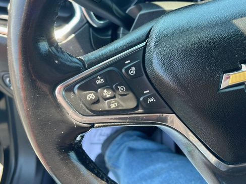 Used 2019 Chevrolet Equinox Premier image 11