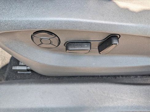 Certified 2025 Volkswagen Tiguan SE AWD/4WD image 27