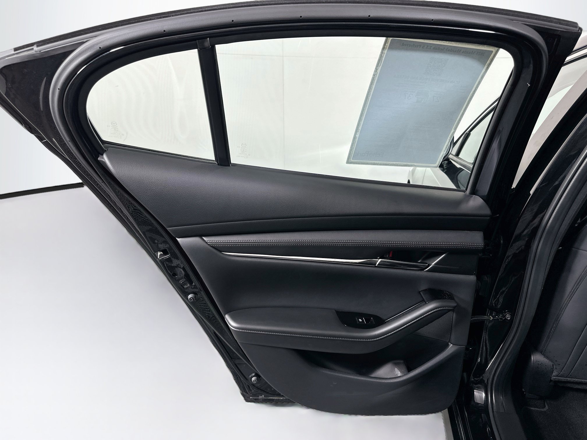 Used 2025 MAZDA MAZDA3 s FWD image 28