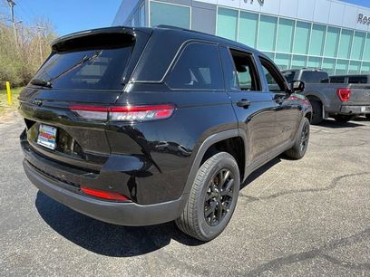 Used 2025 Jeep Grand Cherokee Altitude