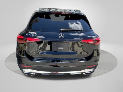 Used 2023 Mercedes-Benz GLC 300 4MATIC w/ Exclusive Trim Package image 6