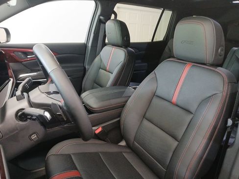 Used 2024 Chevrolet Traverse RS AWD/4WD image 17