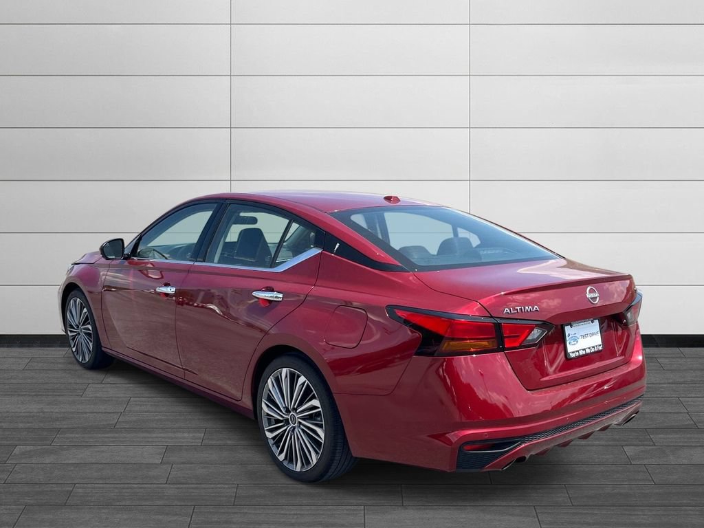 Used 2024 Nissan Altima 2.5 SL FWD image 6