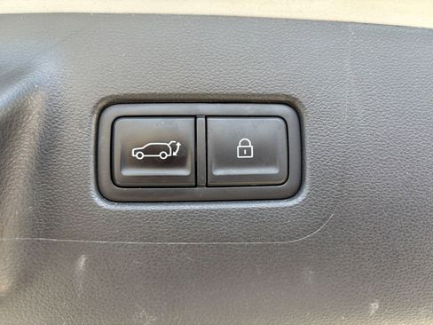 Used 2025 Hyundai Santa Fe SEL AWD/4WD image 17