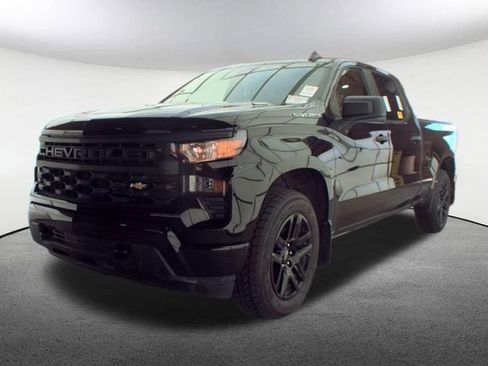 Used 2025 Chevrolet Silverado 1500 Custom AWD/4WD image 2