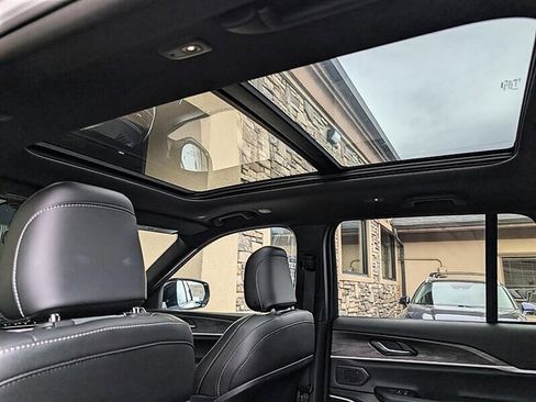 Used 2024 Jeep Grand Cherokee Limited 4xe image 27