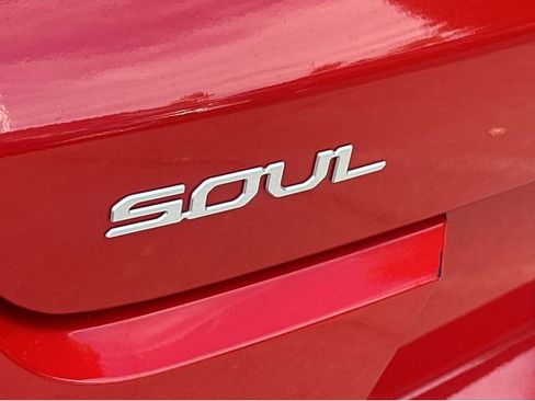 Certified 2023 Kia Soul LX w/ LX Technology Package image 38