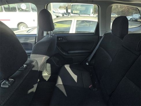 Used 2017 Subaru Forester 2.5i Premium image 7