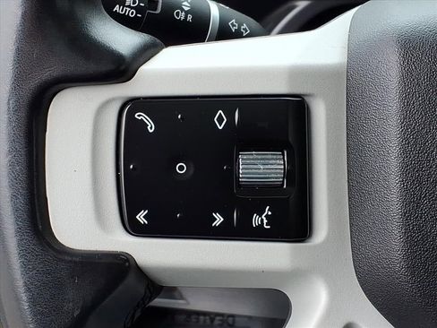 Used 2023 Land Rover Defender 130 SE image 21