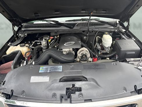 Used 2005 GMC Yukon XL SLT w/ SLT Preferred Equipment Group RWD image 30
