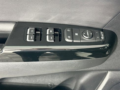 Used 2022 Kia Sportage EX w/ EX Technology Package image 18