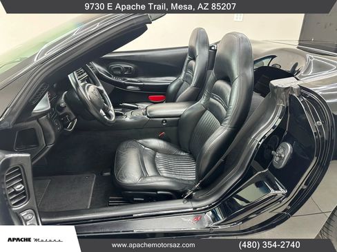 Used 2004 Chevrolet Corvette Convertible w/ Preferred Equipment Group image 11