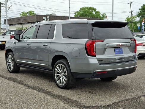 Used 2023 GMC Yukon XL Denali w/ Denali Reserve Package AWD/4WD image 7