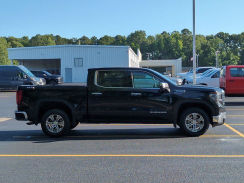 Used 2024 GMC Sierra 1500 SLT AWD/4WD image 7