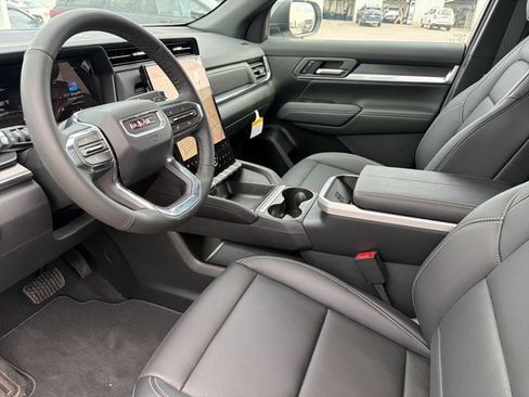 New 2027 GMC Terrain Elevation w/ Elevation Premium Package FWD image 17