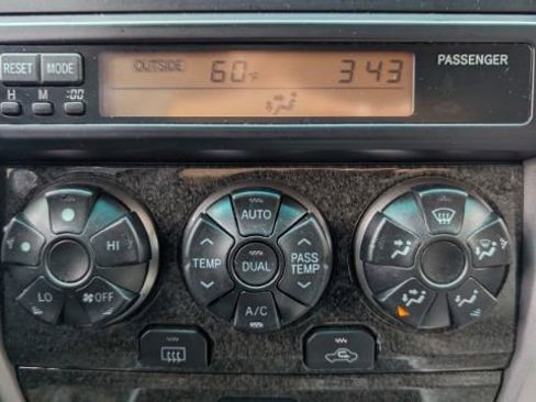 Used 2004 Toyota 4Runner Limited image 35