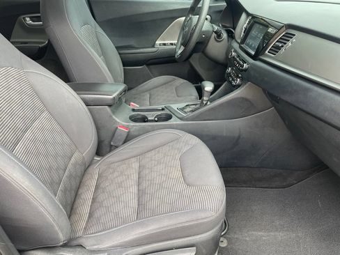 Used 2018 Kia Niro LX FWD image 23